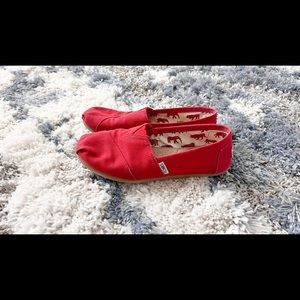 Womens red Toms shoes Size W 6.5